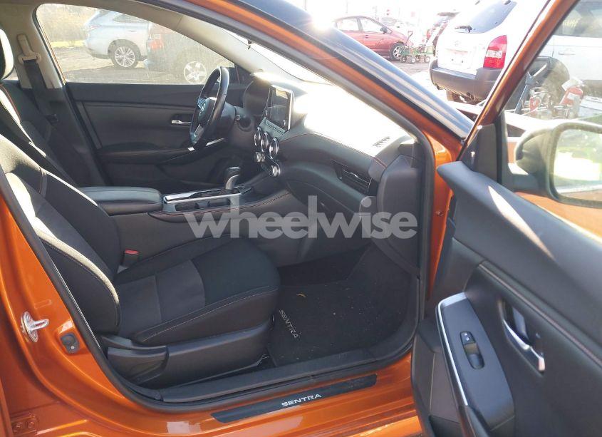 Photo 5 of 2021 Nissan Sentra SR XTRONIC CVT (VIN 3N1AB8DV1MY240675)