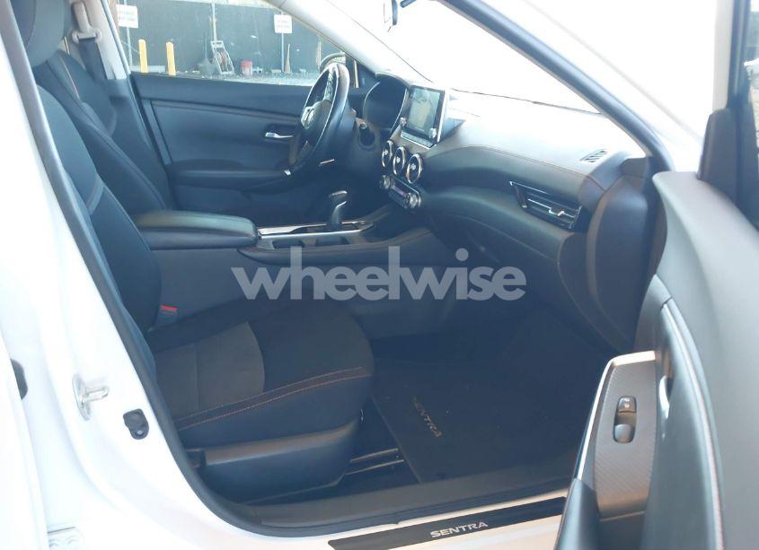 Photo 5 of 2022 Nissan Sentra SR XTRONIC CVT (VIN 3N1AB8DV1NY210657)