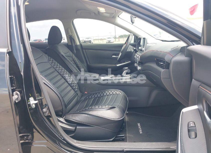 Photo 5 of 2025 Nissan Sentra SR (VIN 3N1AB8DV1SY230113)