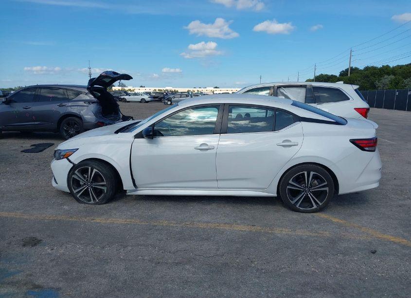 Photo 14 of 2022 Nissan Sentra SR XTRONIC CVT (VIN 3N1AB8DV2NY318267)