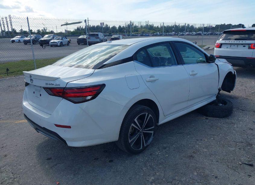 Photo 4 of 2022 Nissan Sentra SR XTRONIC CVT (VIN 3N1AB8DV2NY318267)