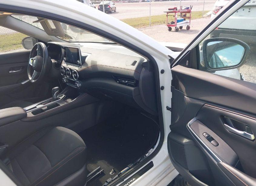 Photo 5 of 2022 Nissan Sentra SR XTRONIC CVT (VIN 3N1AB8DV2NY318267)