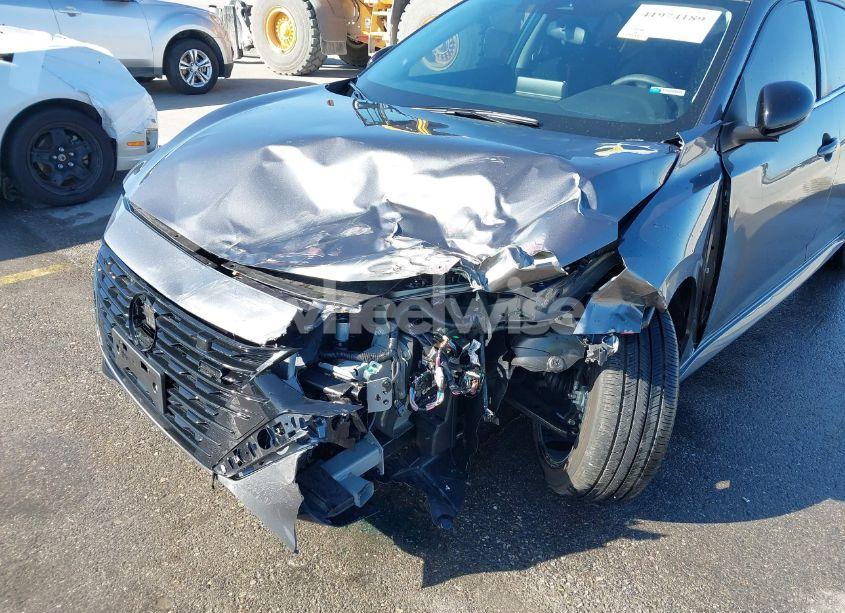 Photo 6 of 2025 Nissan Sentra SR (VIN 3N1AB8DV2SY226460)