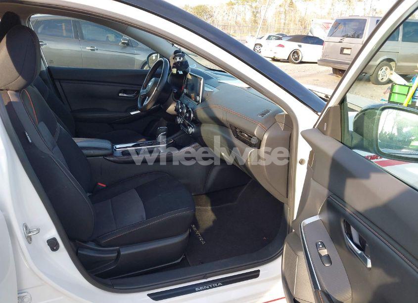 Photo 5 of 2022 Nissan Sentra SR XTRONIC CVT (VIN 3N1AB8DV7NY219623)