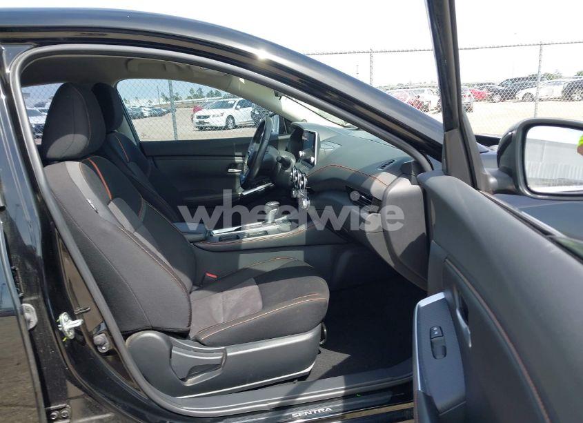 Photo 5 of 2022 Nissan Sentra SR XTRONIC CVT (VIN 3N1AB8DV7NY284164)