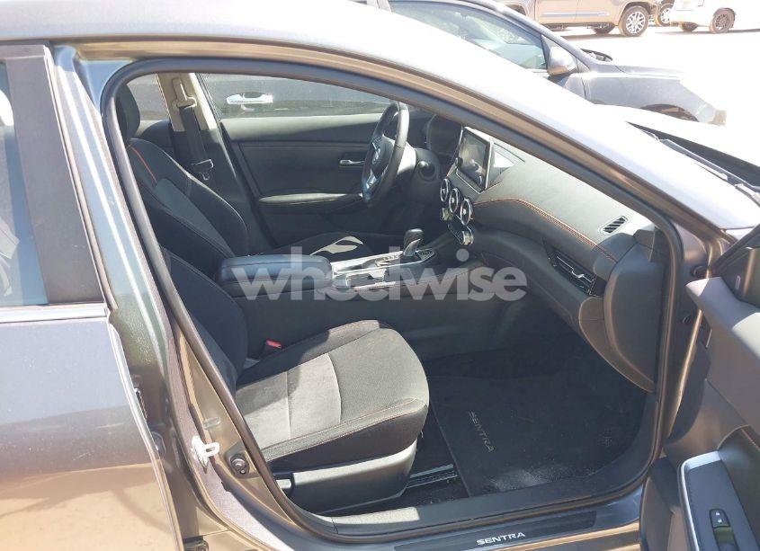 Photo 5 of 2021 Nissan Sentra SR XTRONIC CVT (VIN 3N1AB8DV9MY210842)