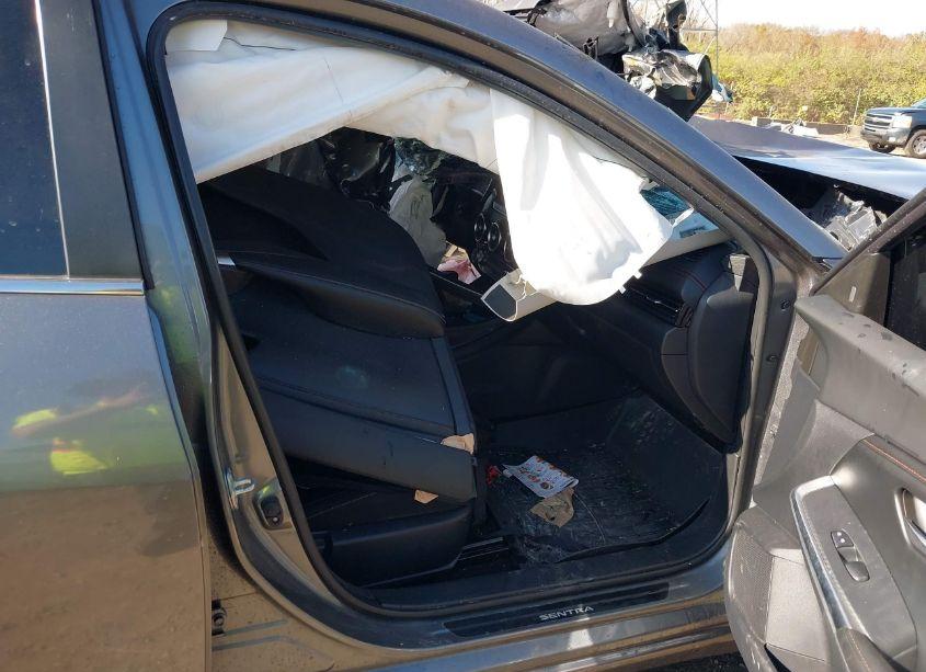 Photo 5 of 2021 Nissan Sentra SR XTRONIC CVT (VIN 3N1AB8DV9MY217628)