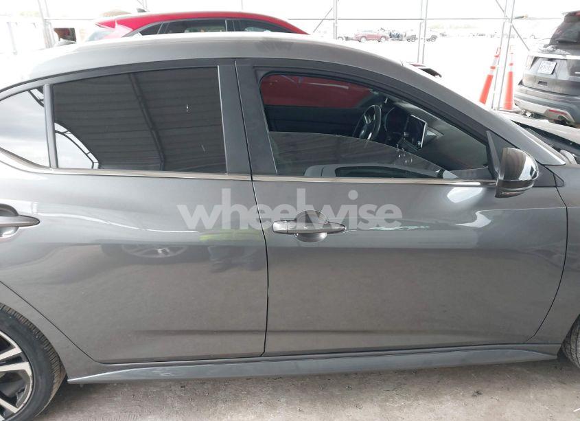 Photo 14 of 2022 Nissan Sentra SR XTRONIC CVT (VIN 3N1AB8DV9NY297935)