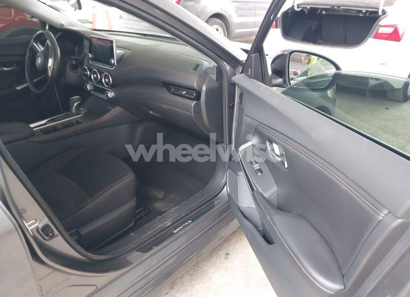 Photo 5 of 2022 Nissan Sentra SR XTRONIC CVT (VIN 3N1AB8DV9NY297935)