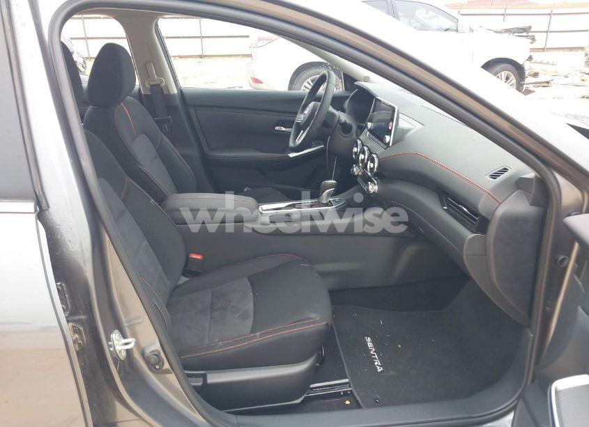 Photo 5 of 2025 Nissan Sentra SR (VIN 3N1AB8DV9SY308279)