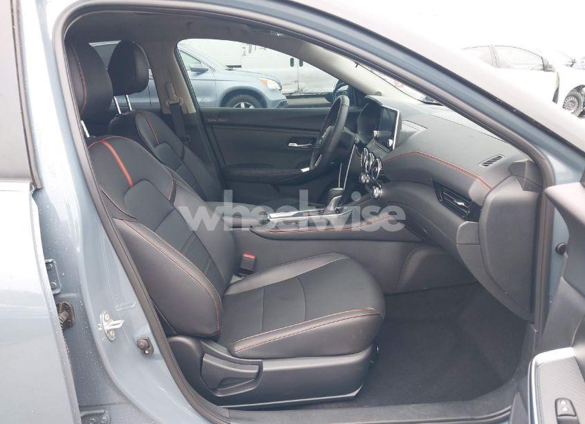 Photo 5 of 2025 Nissan Sentra SR (VIN 3N1AB8DVXSY233950)