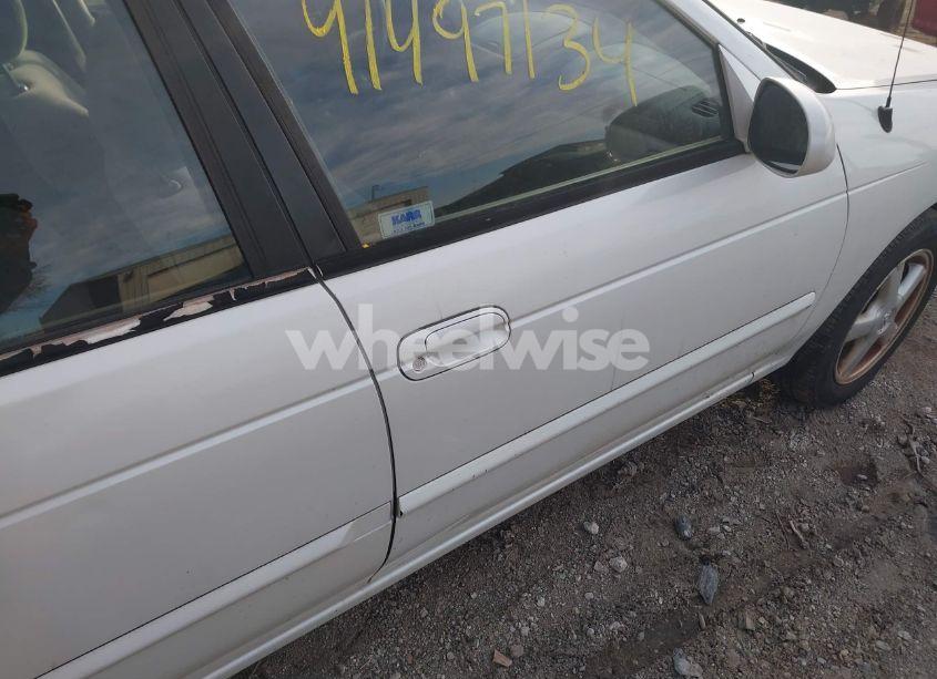 Photo 12 of 2000 Nissan Sentra SE (VIN 3N1BB51A2YL000462)