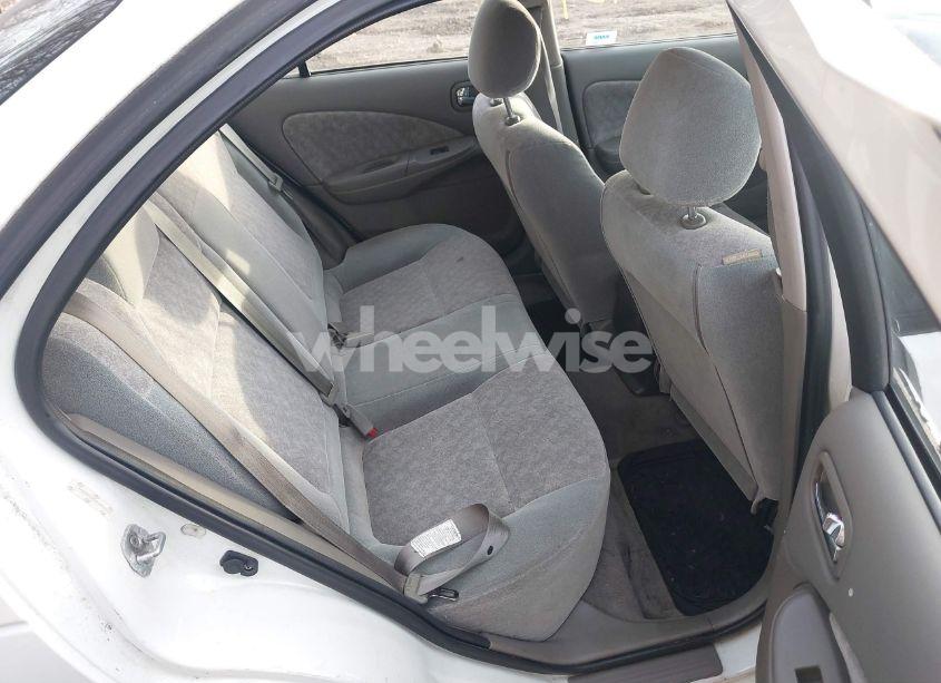 Photo 8 of 2000 Nissan Sentra SE (VIN 3N1BB51A2YL000462)