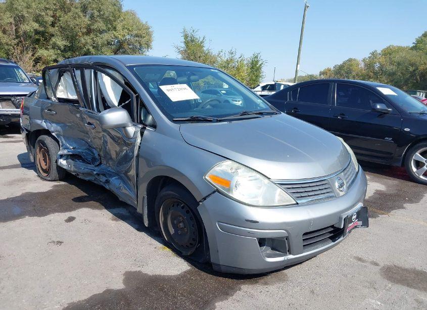 2008 Nissan Versa 1.8S (VIN 3N1BC11E08L402375) main photo