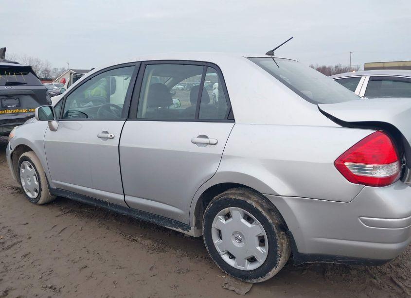 Photo 15 of 2009 Nissan Versa 1.8S (VIN 3N1BC11E09L484092)