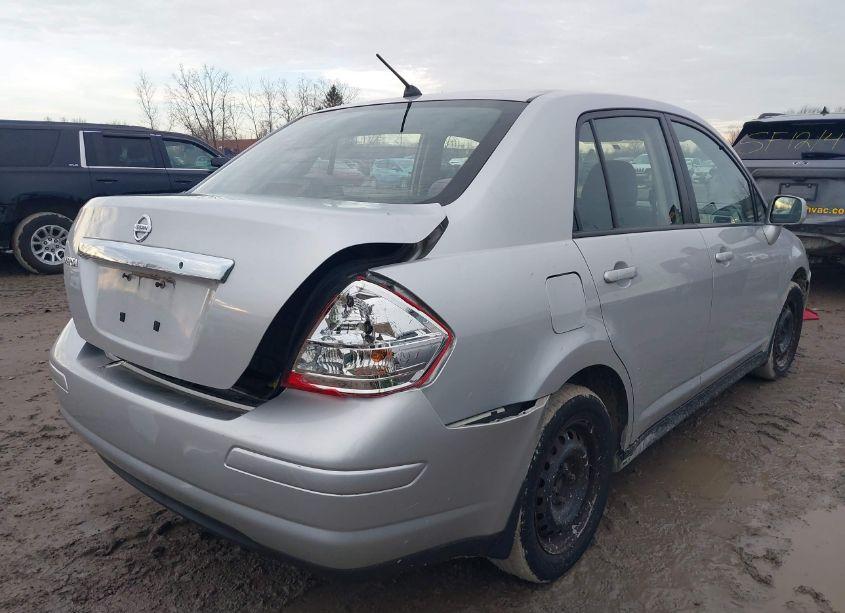 Photo 4 of 2009 Nissan Versa 1.8S (VIN 3N1BC11E09L484092)