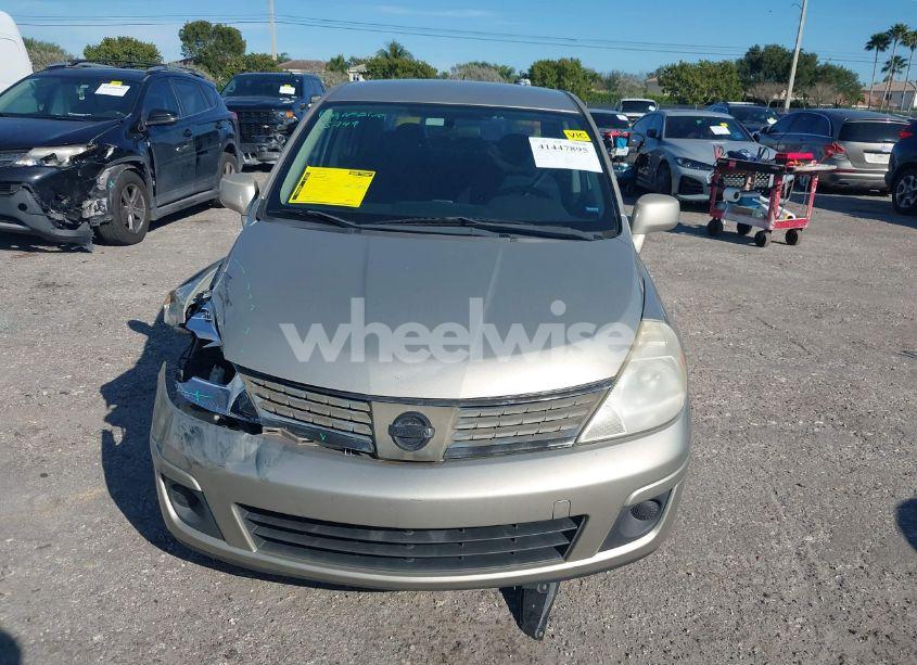 Photo 12 of 2009 Nissan Versa 1.8S (VIN 3N1BC11E19L403570)