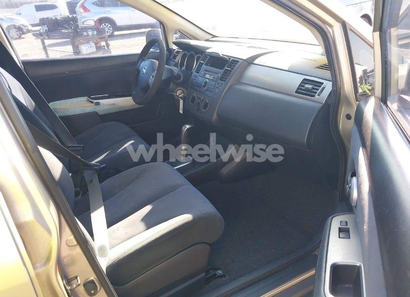 Photo 5 of 2009 Nissan Versa 1.8S (VIN 3N1BC11E19L403570)