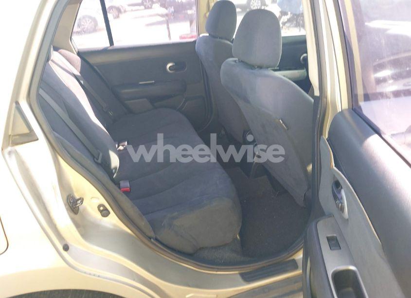 Photo 8 of 2009 Nissan Versa 1.8S (VIN 3N1BC11E19L403570)