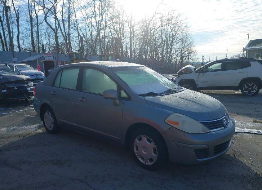 2009 Nissan Versa 1.8S (VIN 3N1BC11E19L465289) main photo