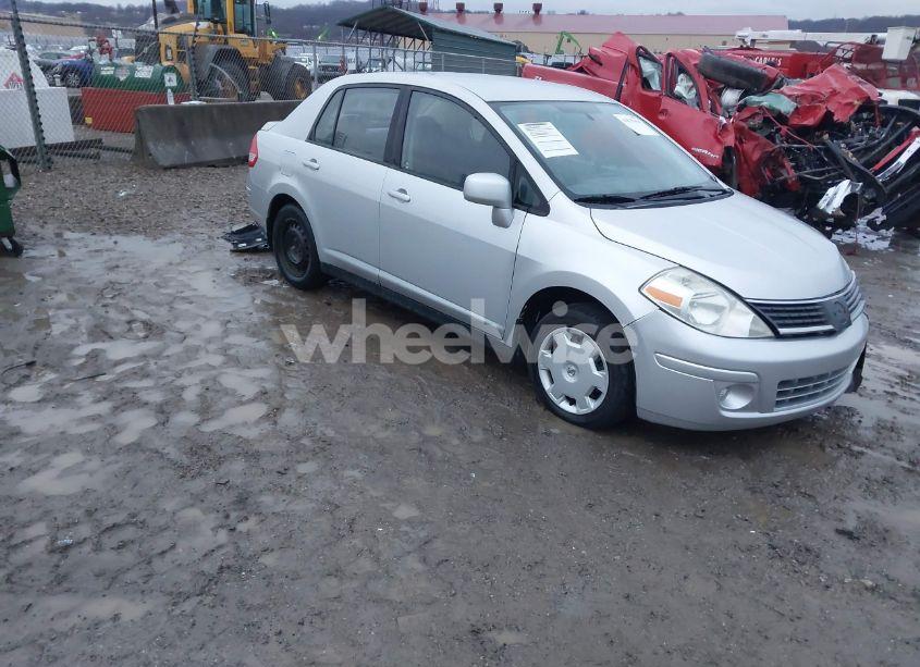 2009 Nissan Versa 1.8S (VIN 3N1BC11E29L395625) main photo