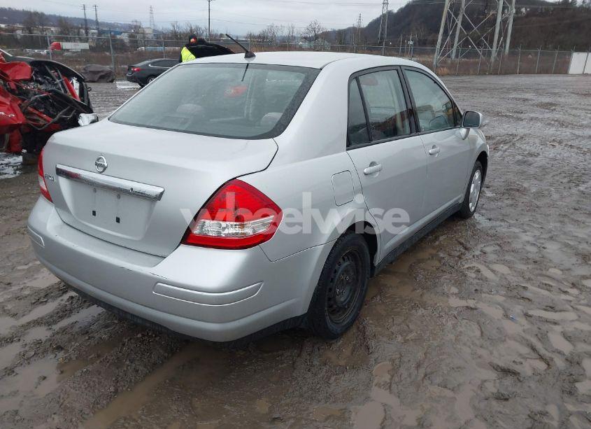 Photo 4 of 2009 Nissan Versa 1.8S (VIN 3N1BC11E29L395625)