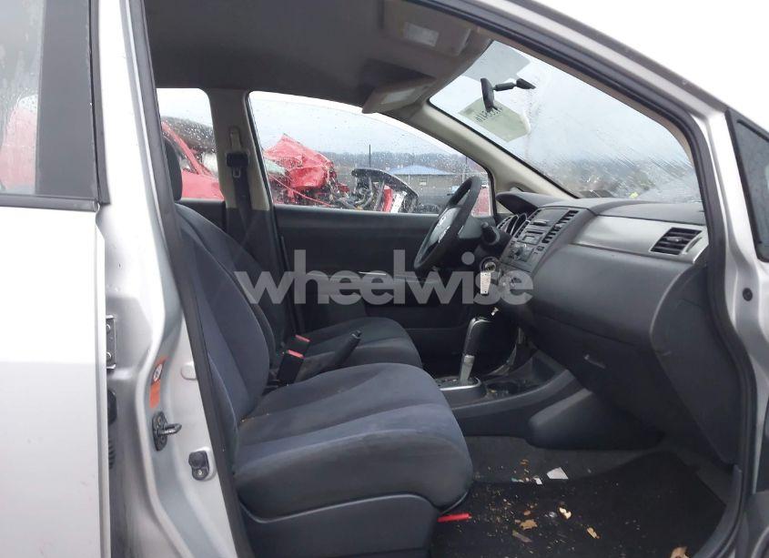 Photo 5 of 2009 Nissan Versa 1.8S (VIN 3N1BC11E29L395625)