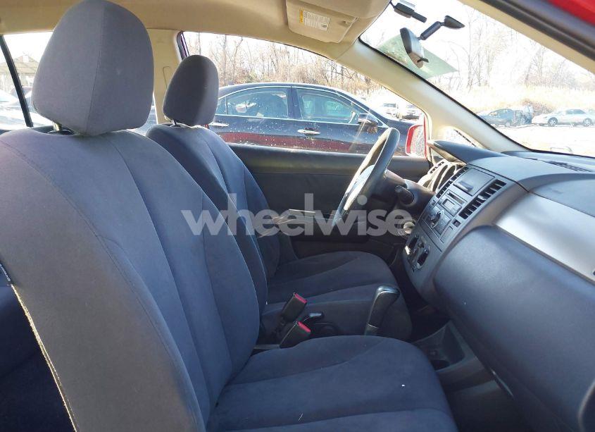Photo 5 of 2009 Nissan Versa 1.8S (VIN 3N1BC11E29L470758)