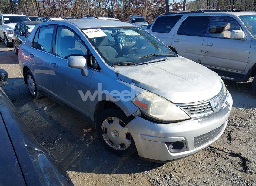 2008 Nissan Versa 1.8S (VIN 3N1BC11E38L389850) main photo