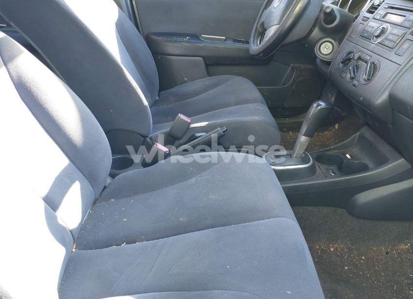 Photo 5 of 2008 Nissan Versa 1.8S (VIN 3N1BC11E38L389850)