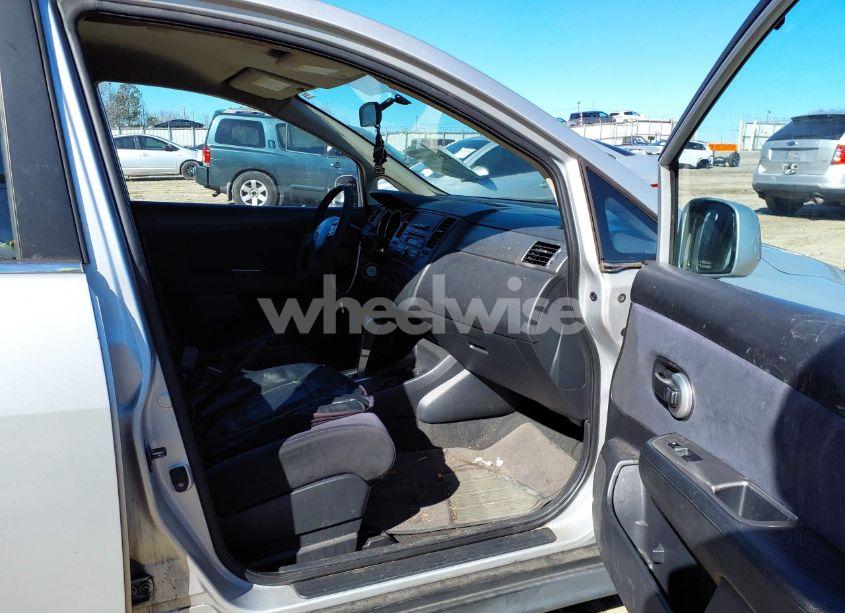 Photo 5 of 2008 Nissan Versa 1.8S (VIN 3N1BC11E88L356245)