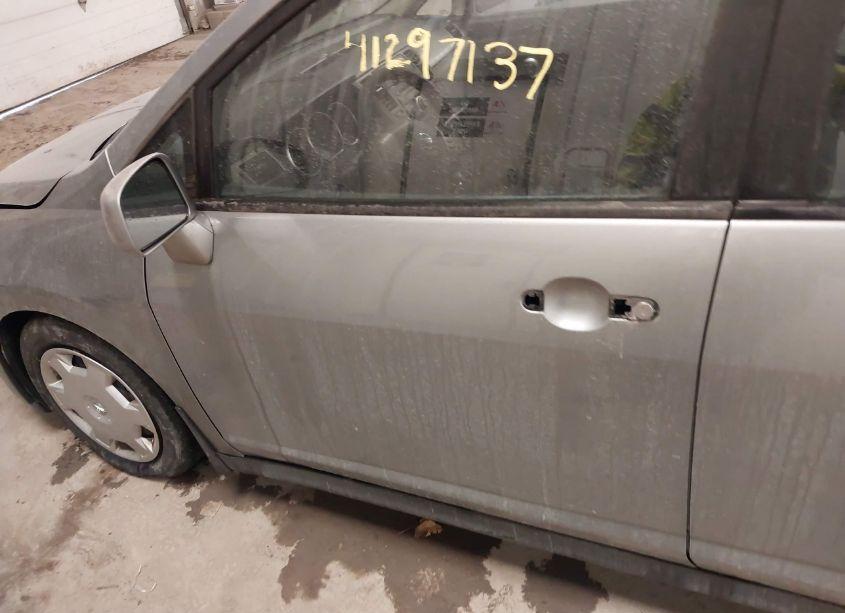 Photo 6 of 2009 Nissan Versa 1.8S (VIN 3N1BC11E89L479836)