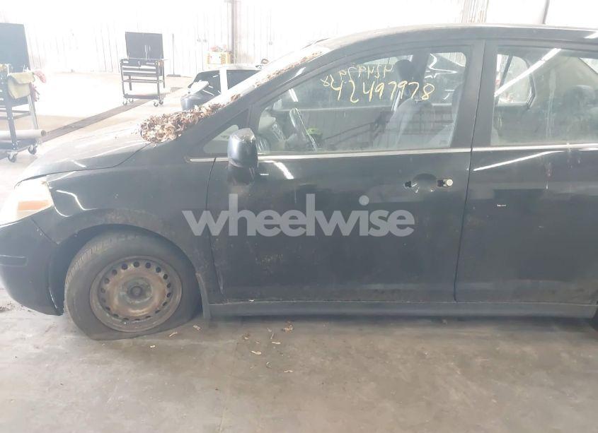 Photo 13 of 2007 Nissan Versa 1.8S (VIN 3N1BC11E97L430772)
