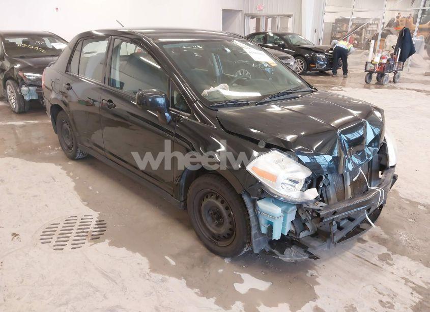 2009 Nissan Versa 1.8S (VIN 3N1BC11E99L438342) main photo