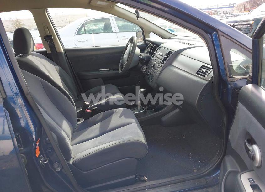 Photo 5 of 2009 Nissan Versa 1.8S (VIN 3N1BC13E09L357369)