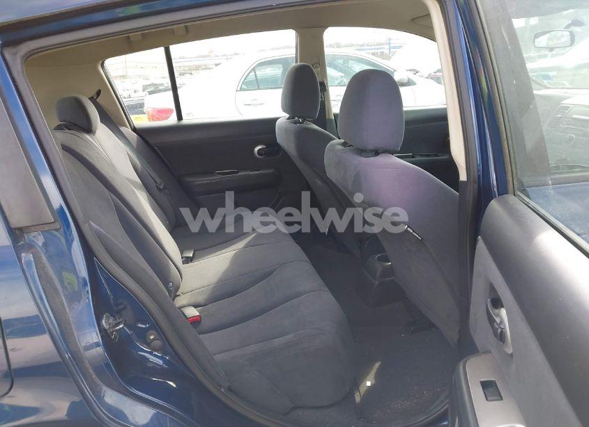 Photo 8 of 2009 Nissan Versa 1.8S (VIN 3N1BC13E09L357369)