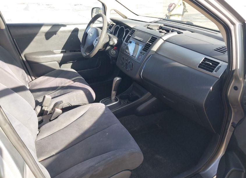 Photo 5 of 2009 Nissan Versa 1.8S (VIN 3N1BC13E09L373703)