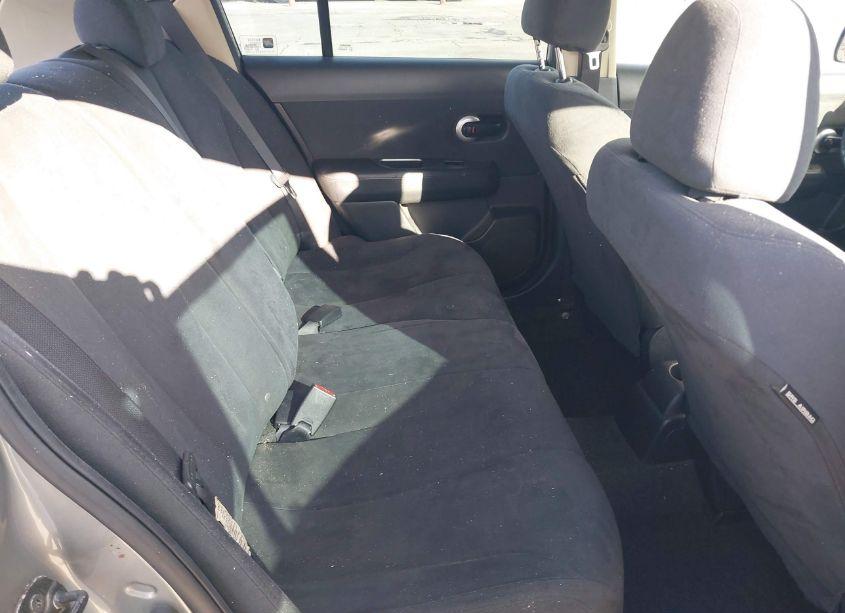 Photo 8 of 2009 Nissan Versa 1.8S (VIN 3N1BC13E09L373703)