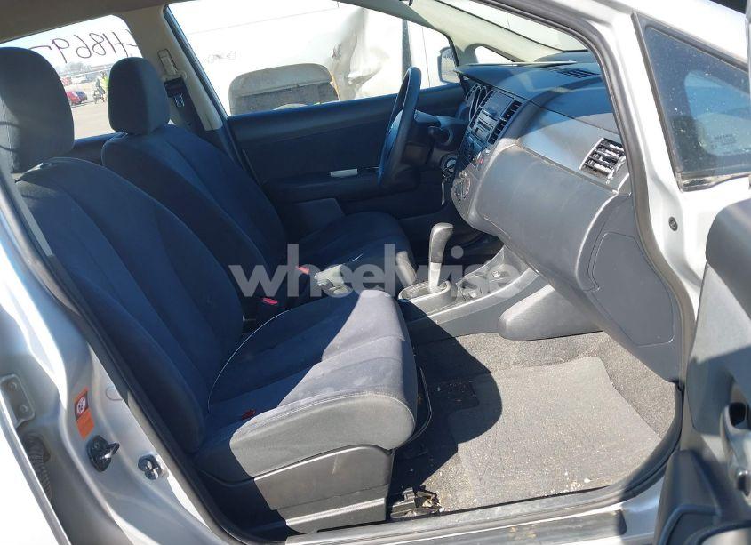 Photo 5 of 2009 Nissan Versa 1.8S (VIN 3N1BC13E09L502085)