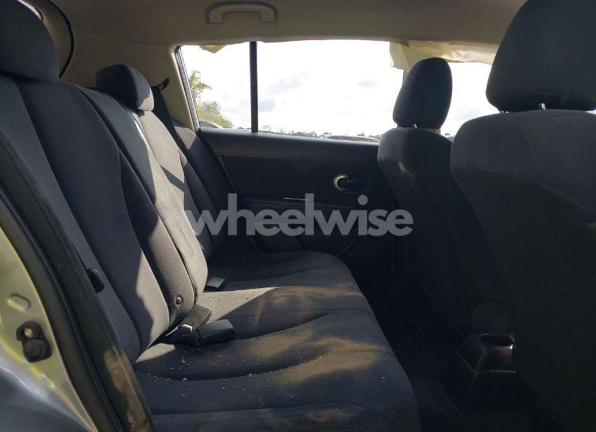 Photo 8 of 2008 Nissan Versa 1.8S (VIN 3N1BC13E18L365530)