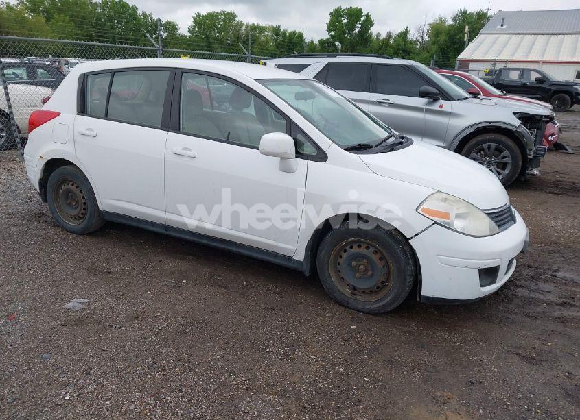2009 Nissan Versa 1.8S (VIN 3N1BC13E19L401296) main photo