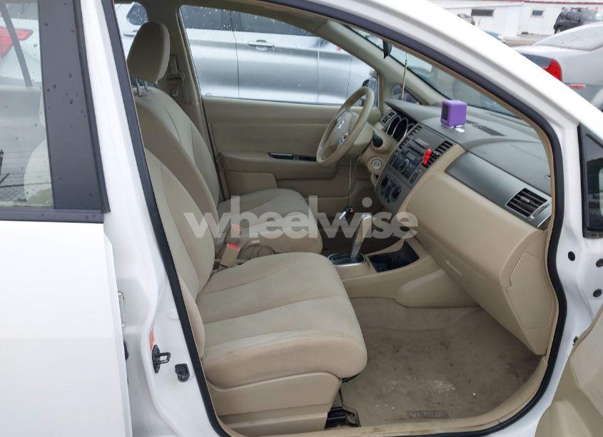 Photo 5 of 2009 Nissan Versa 1.8S (VIN 3N1BC13E19L401296)