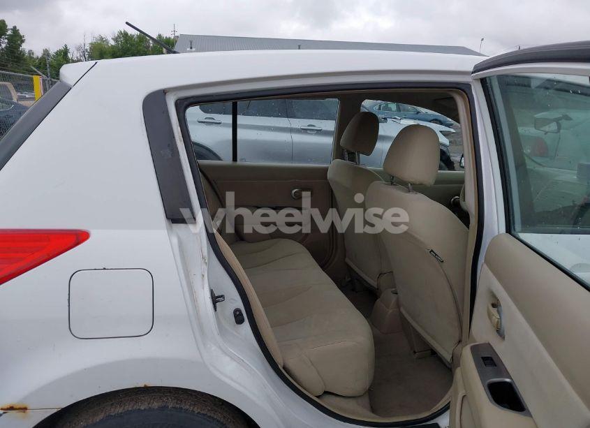 Photo 8 of 2009 Nissan Versa 1.8S (VIN 3N1BC13E19L401296)