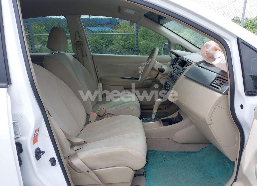 Photo 5 of 2009 Nissan Versa 1.8S (VIN 3N1BC13E19L442205)