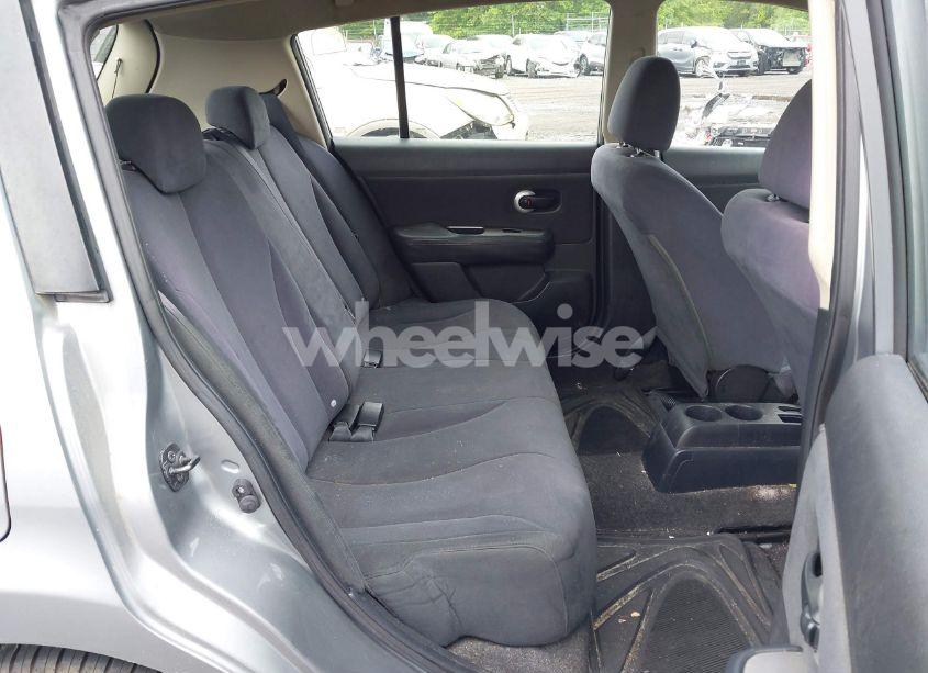 Photo 8 of 2009 Nissan Versa 1.8S (VIN 3N1BC13E19L473132)