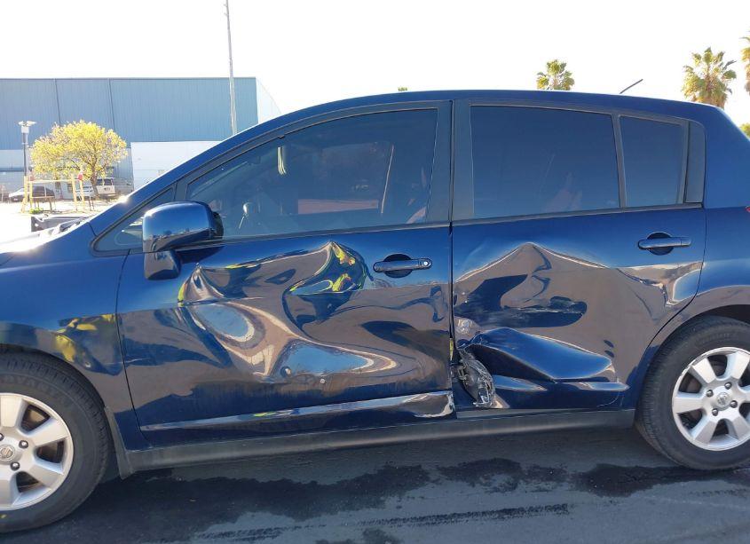Photo 6 of 2007 Nissan Versa 1.8SL (VIN 3N1BC13E27L374817)
