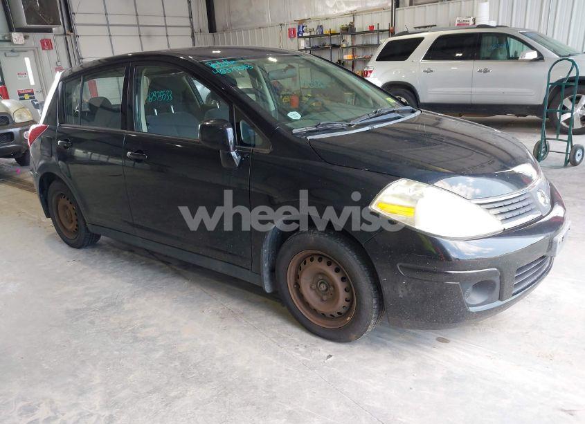 2008 Nissan Versa 1.8S (VIN 3N1BC13E28L373040) main photo