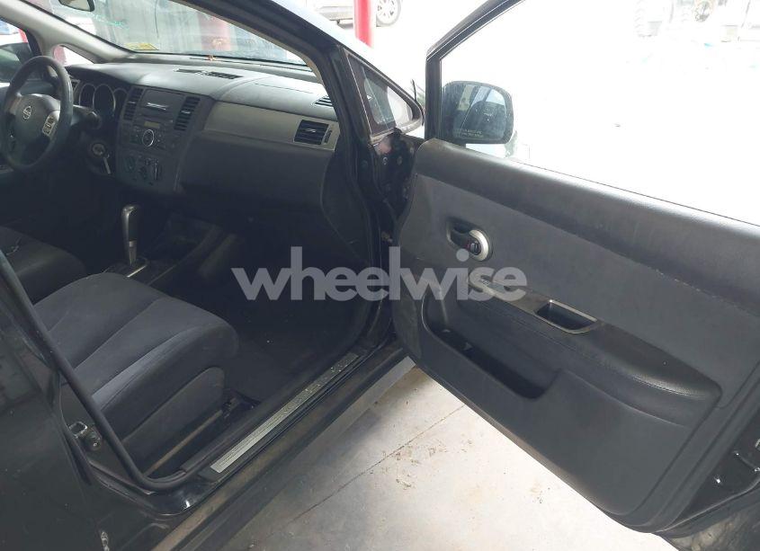 Photo 5 of 2008 Nissan Versa 1.8S (VIN 3N1BC13E28L373040)