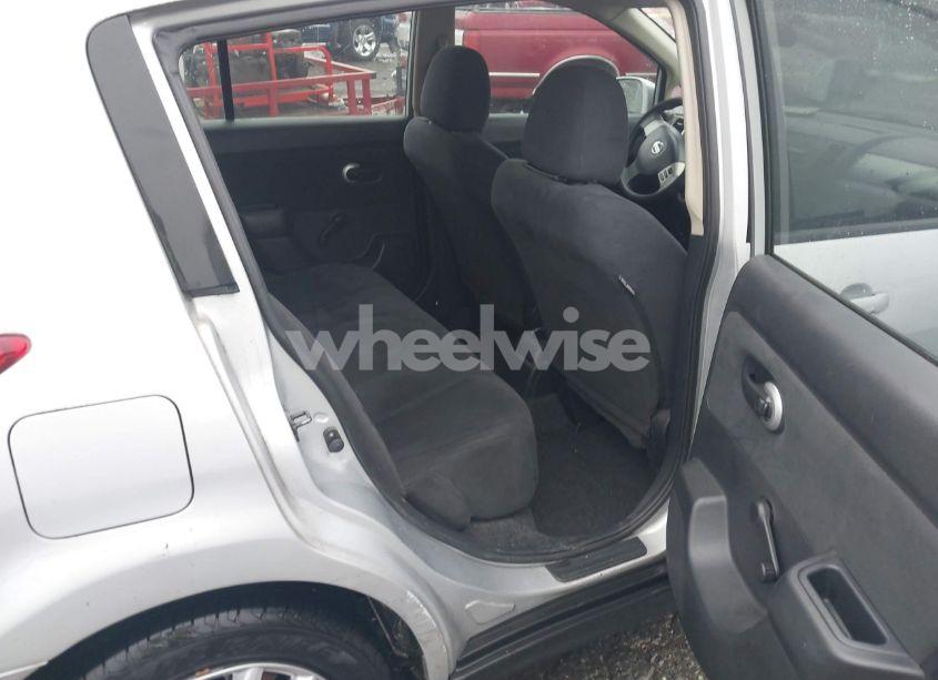 Photo 8 of 2008 Nissan Versa 1.8S (VIN 3N1BC13E28L395359)