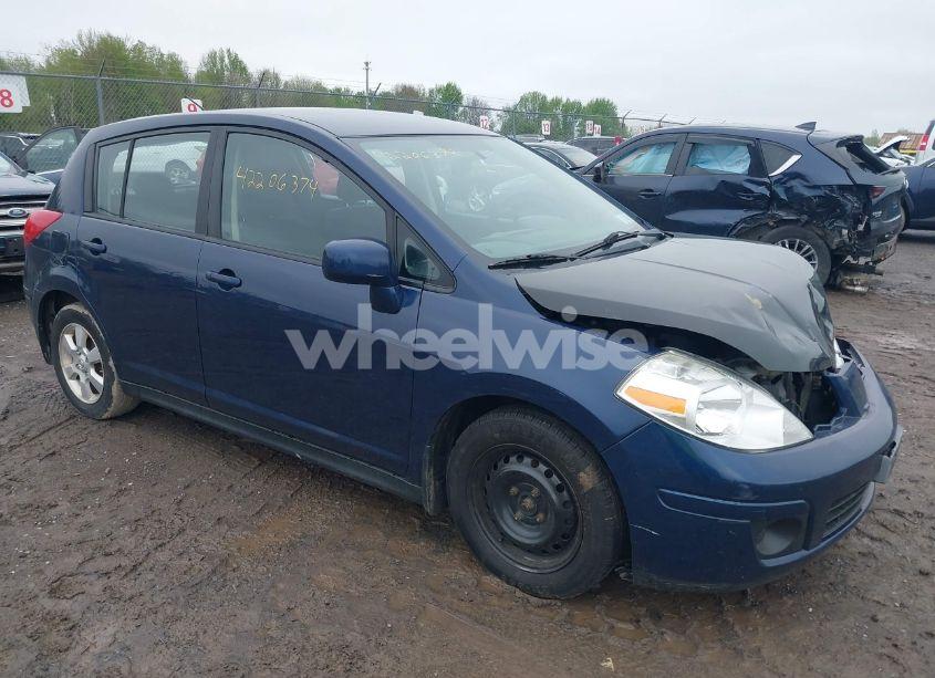 2008 Nissan Versa 1.8S (VIN 3N1BC13E28L405226) main photo